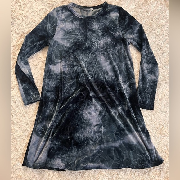EARTHBOUND Dresses & Skirts - EARTHBOUND navy Blue Tie-Dye velvet dress womans size medium